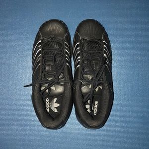 NWOT Adidas Metrum 3.5 All black “skate shoe”